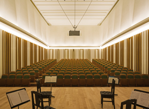 の間で 社交的 権威 六花亭 ふきのとうホール チェロ 立証する 不承認 ゆり